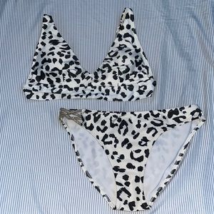 Brand: Aerie size: S: leopard print.